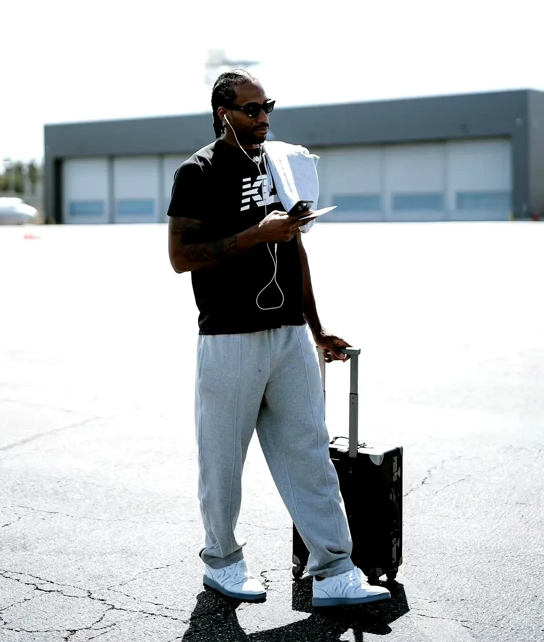 星空体育官网下载-洛杉矶快船赛后远射贴柱，志在中超名次提升，态度坚定，更衣室氛围转暖(快船可能又要大交易)