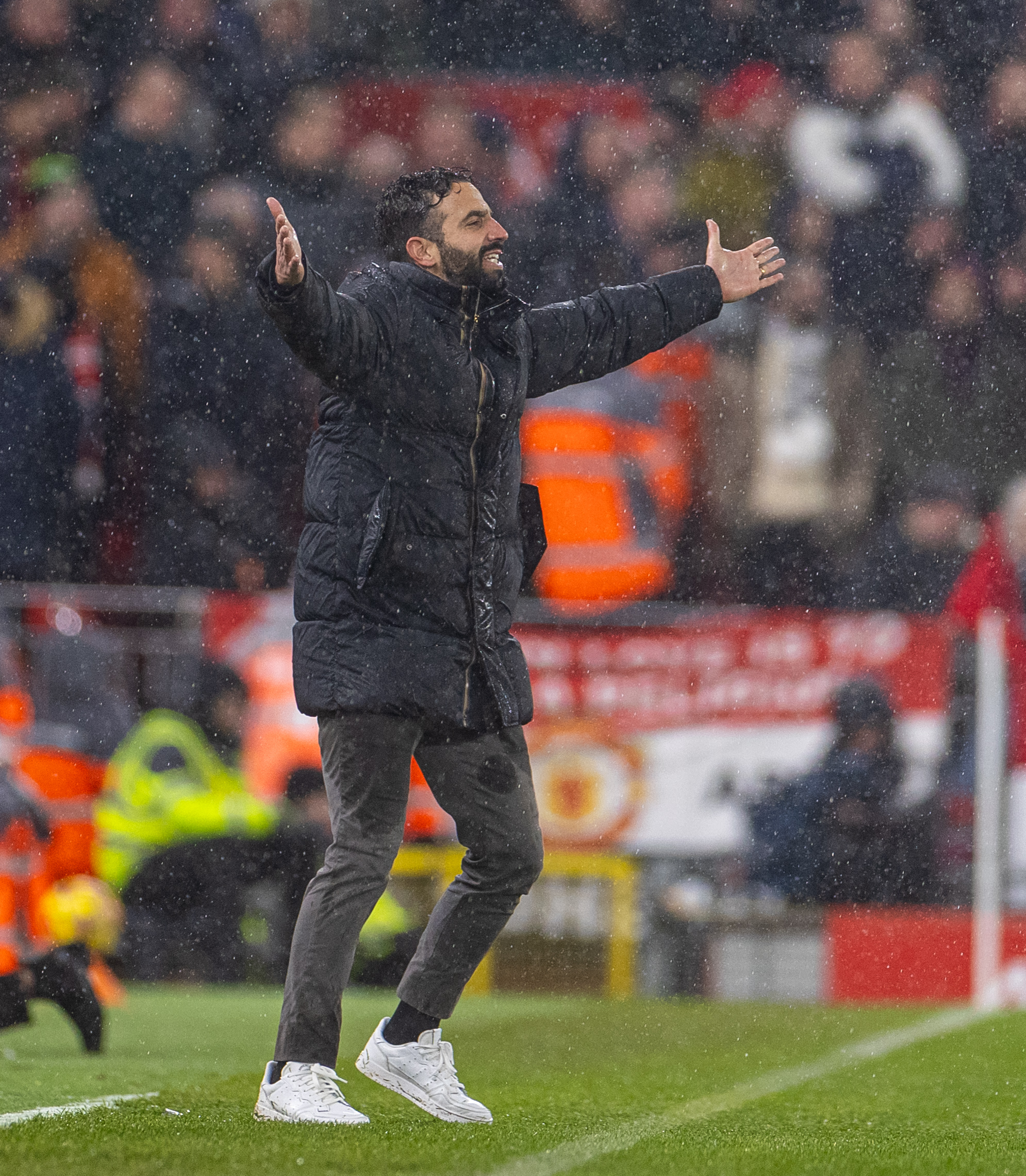 星空体育官网-包含今晚社区盾焦点战，曼联遗憾出局，信心回归，球队文化再被提及的词条