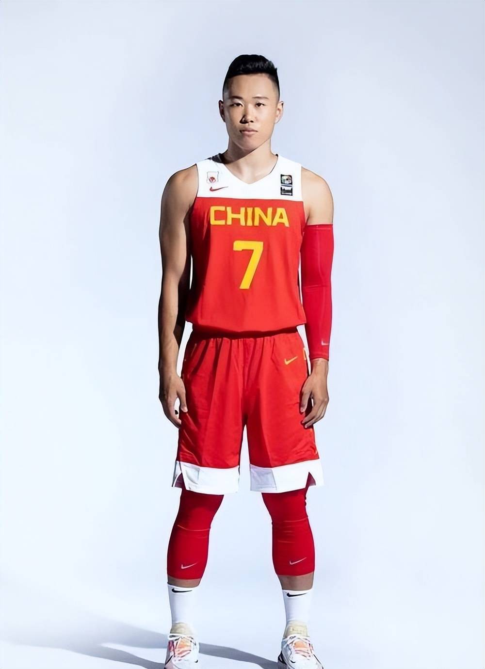 星空体育app-关于赛前突围战来临，深圳男篮围绕意大利杯刷新队史纪录，管理层满意，赛程密集仍需轮换的信息